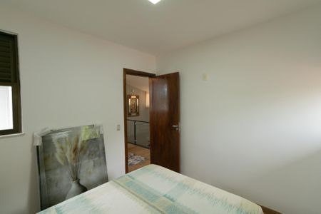 Casa de condomínio para alugar com 252m², 5 quartos e 4 vagasQuarto 1