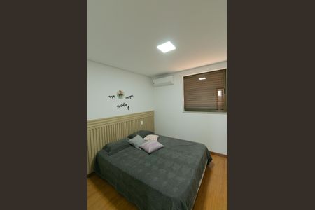 Casa de condomínio para alugar com 252m², 5 quartos e 4 vagasQuarto 3