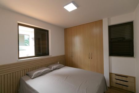 Casa de condomínio para alugar com 252m², 5 quartos e 4 vagasQuarto 2