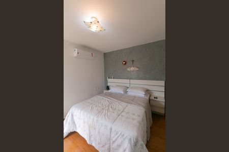 Casa de condomínio para alugar com 252m², 5 quartos e 4 vagasSuíte