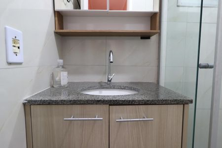 Apartamento para alugar com 54m², 2 quartos e 2 vagasBanheiro