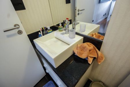 Apartamento à venda com 97m², 3 quartos e 2 vagas Apartamento à venda com 97m², 3 quartos e 2 vagasBanheiro da Suíte