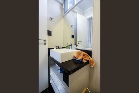 Apartamento à venda com 97m², 3 quartos e 2 vagas Apartamento à venda com 97m², 3 quartos e 2 vagasBanheiro da Suíte