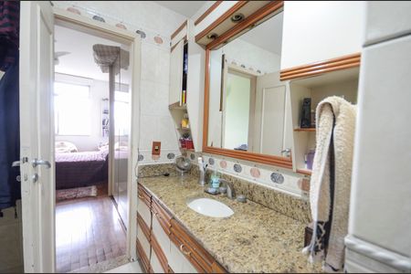 Apartamento à venda com 170m², 3 quartos e 1 vaga Apartamento à venda com 170m², 3 quartos e 1 vagaBanheiro da Suíte 1