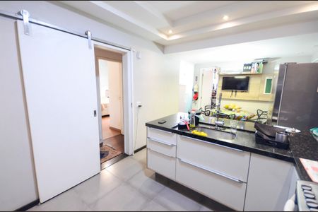 Apartamento à venda com 170m², 3 quartos e 1 vaga Apartamento à venda com 170m², 3 quartos e 1 vagaCozinha