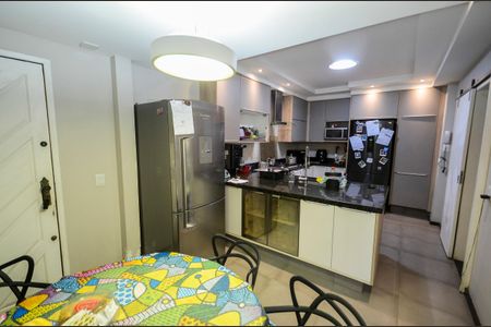 Apartamento à venda com 170m², 3 quartos e 1 vaga Apartamento à venda com 170m², 3 quartos e 1 vagaCozinha