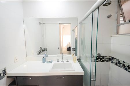 Apartamento à venda com 170m², 3 quartos e 1 vaga Apartamento à venda com 170m², 3 quartos e 1 vagaBanheiro da Suíte 2