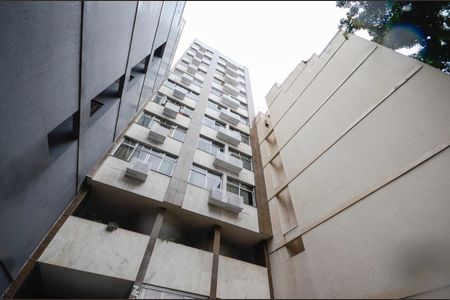 Apartamento à venda com 170m², 3 quartos e 1 vaga Apartamento à venda com 170m², 3 quartos e 1 vagaFachada