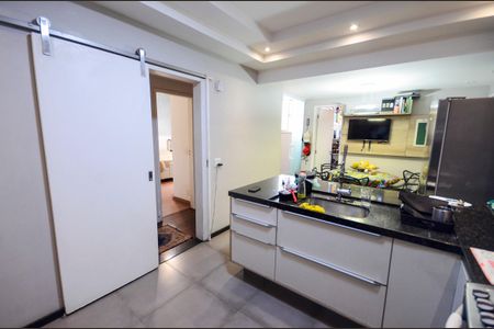 Apartamento à venda com 170m², 3 quartos e 1 vaga Apartamento à venda com 170m², 3 quartos e 1 vagaCozinha