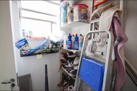 Apartamento à venda com 170m², 3 quartos e 1 vaga Apartamento à venda com 170m², 3 quartos e 1 vagaQuarto de Serviço