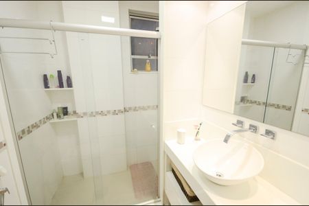 Apartamento à venda com 170m², 3 quartos e 1 vaga Apartamento à venda com 170m², 3 quartos e 1 vagaBanheiro Social