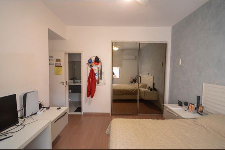 Apartamento à venda com 170m², 3 quartos e 1 vaga Apartamento à venda com 170m², 3 quartos e 1 vagaSuíte 2