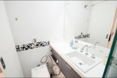 Apartamento à venda com 170m², 3 quartos e 1 vaga Apartamento à venda com 170m², 3 quartos e 1 vagaBanheiro da Suíte 2