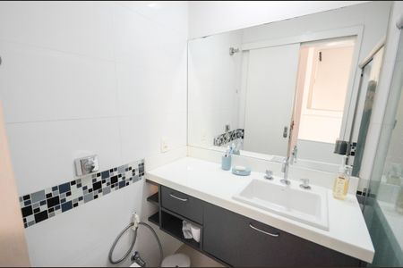 Apartamento à venda com 170m², 3 quartos e 1 vaga Apartamento à venda com 170m², 3 quartos e 1 vagaBanheiro da Suíte 2