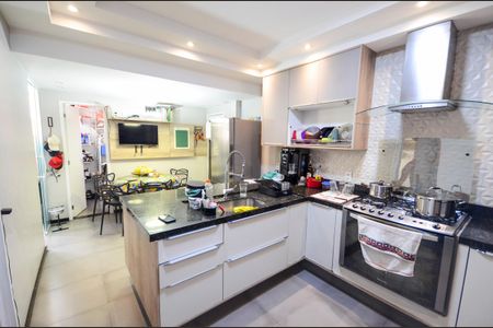 Apartamento à venda com 170m², 3 quartos e 1 vaga Apartamento à venda com 170m², 3 quartos e 1 vagaCozinha