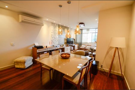 Apartamento à venda com 170m², 3 quartos e 1 vaga Apartamento à venda com 170m², 3 quartos e 1 vagaSala