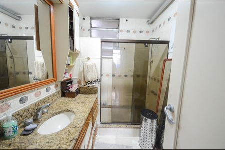 Apartamento à venda com 170m², 3 quartos e 1 vaga Apartamento à venda com 170m², 3 quartos e 1 vagaBanheiro da Suíte 1