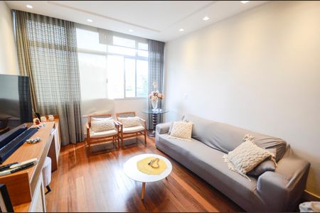 Apartamento à venda com 170m², 3 quartos e 1 vaga Apartamento à venda com 170m², 3 quartos e 1 vagaSala