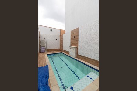 Casa à venda com 111m², 3 quartos e 4 vagasPiscina
