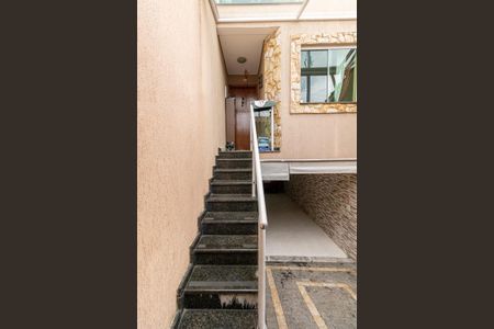 Casa à venda com 111m², 3 quartos e 4 vagasEscada