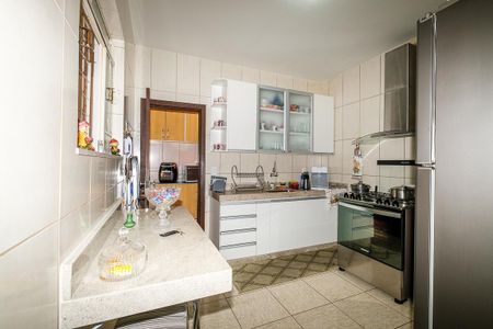 Casa à venda com 430m², 4 quartos e 2 vagasCozinha