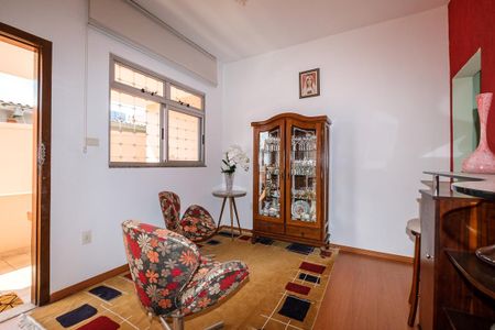 Casa à venda com 430m², 4 quartos e 2 vagasSala