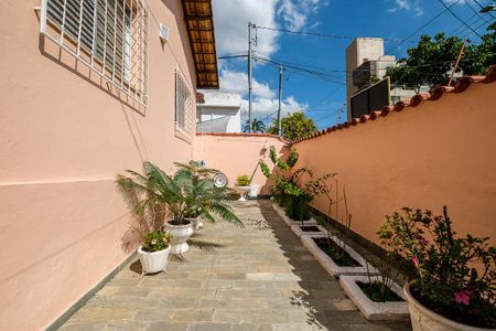 Casa à venda com 430m², 4 quartos e 2 vagasÁrea Externa