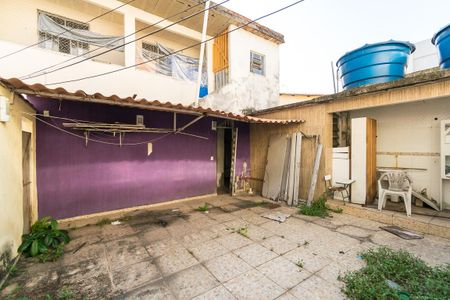 Casa à venda com 150m², 2 quartos e 2 vagasVaranda dos fundos
