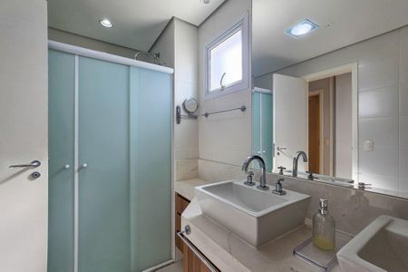 Apartamento para alugar com 206m², 4 quartos e 4 vagasBanheiro da suíte 1