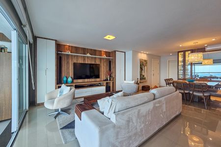 Apartamento para alugar com 206m², 4 quartos e 4 vagasSala