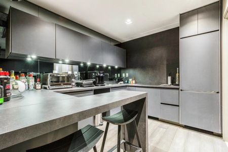 Apartamento à venda com 170m², 2 quartos e 3 vagasCozinha