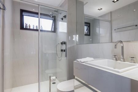 Apartamento à venda com 170m², 2 quartos e 3 vagasBanheiro da Suíte 1