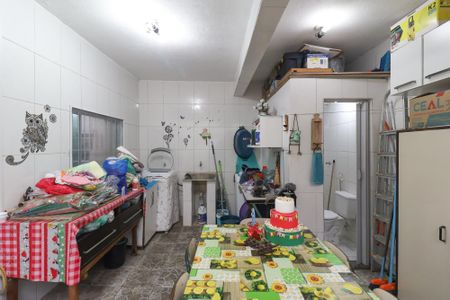 Casa à venda com 240m², 4 quartos e 2 vagasÁrea de serviço 1