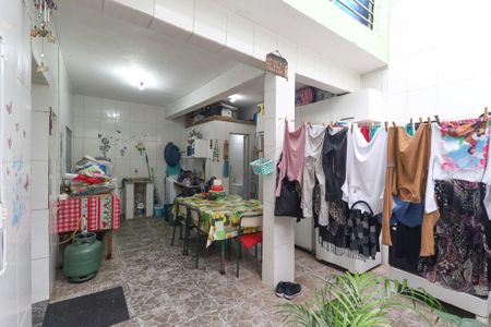 Casa à venda com 240m², 4 quartos e 2 vagasÁrea de serviço 1