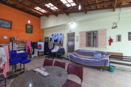 Casa à venda com 240m², 4 quartos e 2 vagasTerraço 1