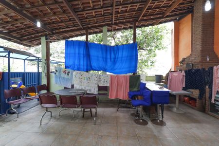 Casa à venda com 240m², 4 quartos e 2 vagasTerraço 1