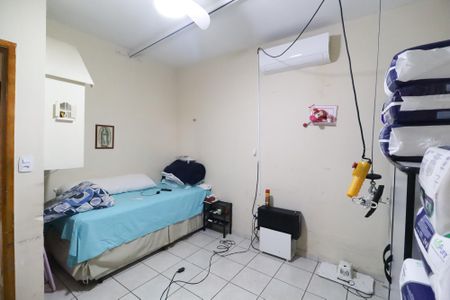 Casa à venda com 240m², 4 quartos e 2 vagasQuarto