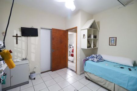 Casa à venda com 240m², 4 quartos e 2 vagasQuarto