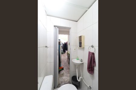 Casa à venda com 240m², 4 quartos e 2 vagasBanheiro 1