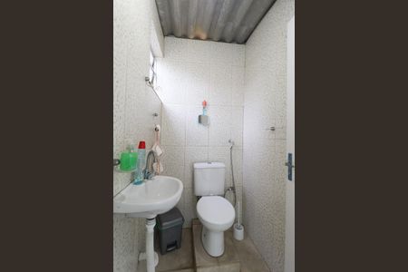 Casa à venda com 240m², 4 quartos e 2 vagasBanheiro de serviço