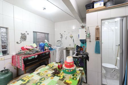 Casa à venda com 240m², 4 quartos e 2 vagasÁrea de serviço 1