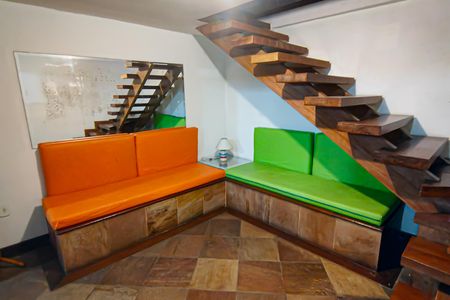 Casa de condomínio para alugar com 300m², 3 quartos e 2 vagasHall