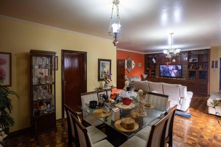 Casa à venda com 337m², 4 quartos e 7 vagasSala de Jantar