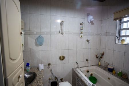 Casa à venda com 337m², 4 quartos e 7 vagasBanheiro da Suíte