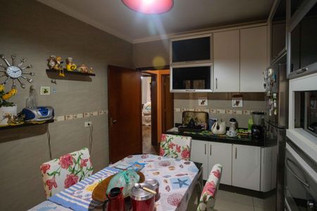 Casa à venda com 337m², 4 quartos e 7 vagasCozinha
