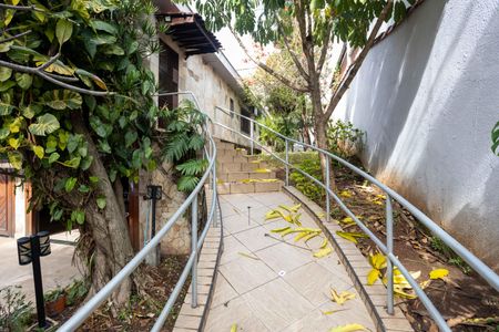 Casa à venda com 337m², 4 quartos e 7 vagasQuintal