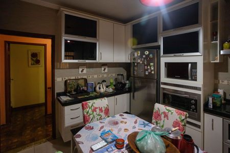 Casa à venda com 337m², 4 quartos e 7 vagasCozinha