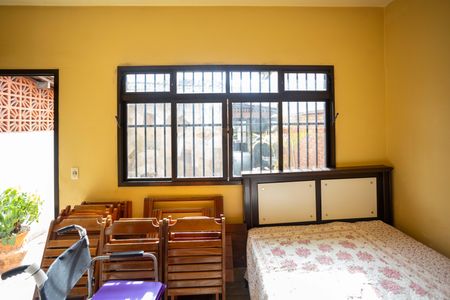 Casa à venda com 337m², 4 quartos e 7 vagasQuarto Serviço