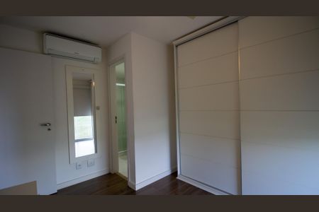 Apartamento à venda com 90m², 3 quartos e 2 vagas Apartamento à venda com 90m², 3 quartos e 2 vagasSuíte 1