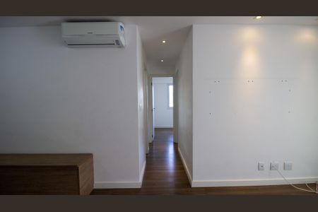 Apartamento à venda com 90m², 3 quartos e 2 vagas Apartamento à venda com 90m², 3 quartos e 2 vagasCorrida
